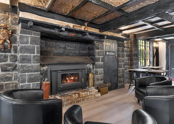 The Fox And Hounds Historic Hotel